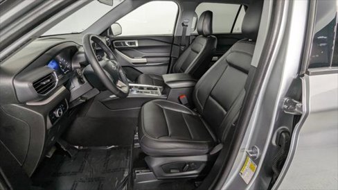 Used 2024 Ford Explorer XLT w/ Equipment Group 202A image 15