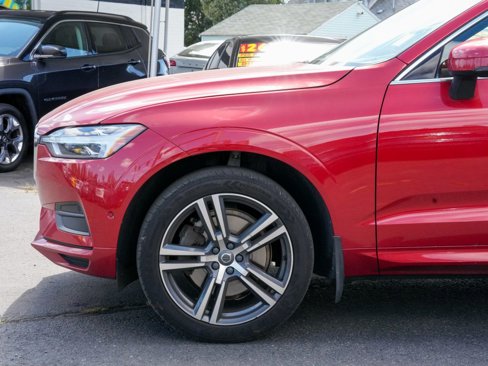 Used 2019 Volvo XC60 T6 Momentum w/ Multimedia Package image 3