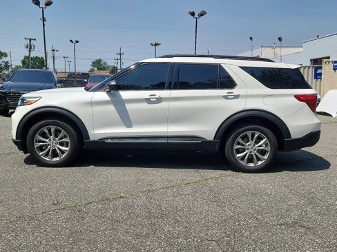 Used 2024 Ford Explorer XLT w/ Equipment Group 202A image 2