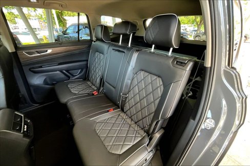 New 2025 Volkswagen Atlas SEL Premium R-Line image 19