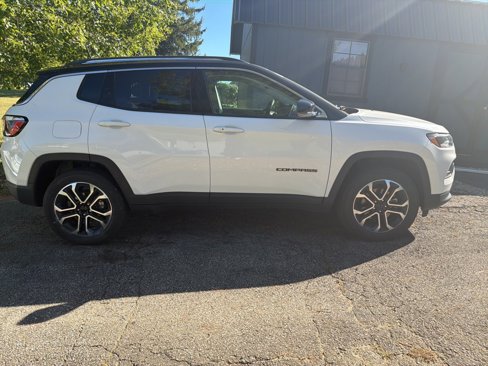Certified 2022 Jeep Compass Limited image 7