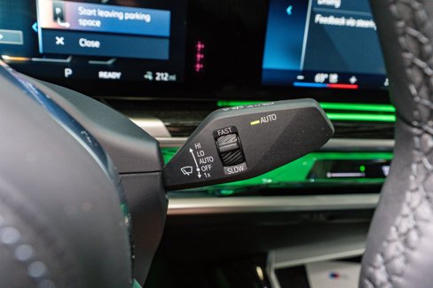 Used 2024 BMW i7 xDrive60 image 32