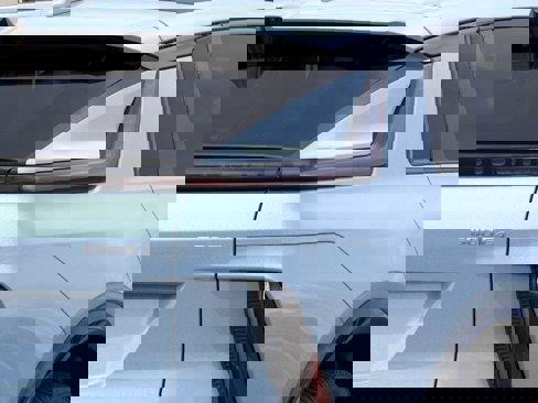 New 2026 Cadillac Lyriq Premium Sport image 11