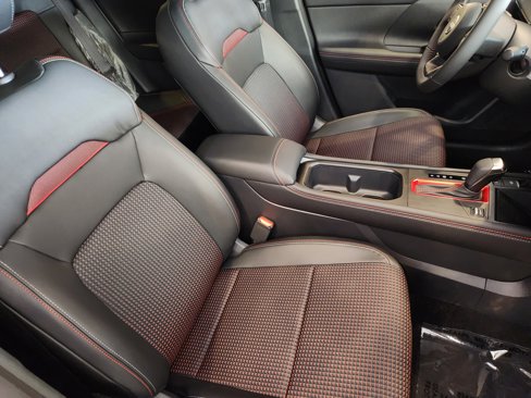New 2026 Nissan Kicks SR w/ Cold Weather Package image 13