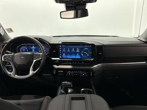 Used 2022 Chevrolet Silverado 1500 RST image 2