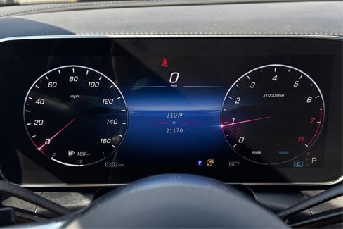 Used 2024 Mercedes-Benz GLC 300 4MATIC image 17