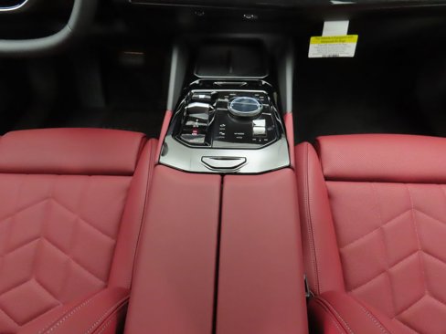 Used 2025 BMW 530i w/ Premium Package image 16