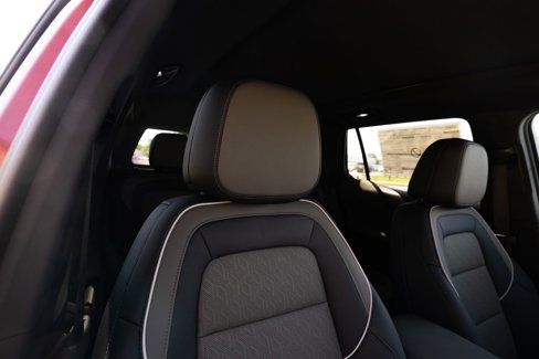 New 2026 Chevrolet Equinox LT w/ Convenience Package II image 16