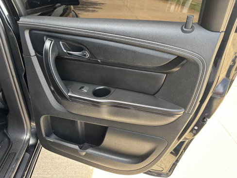 Used 2015 GMC Acadia SLE image 9