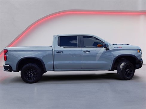 Used 2025 Chevrolet Silverado 1500 ZR2 w/ Technology Package image 2