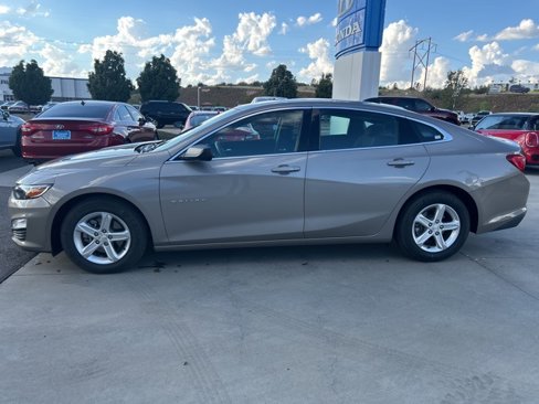 Used 2023 Chevrolet Malibu LS image 2