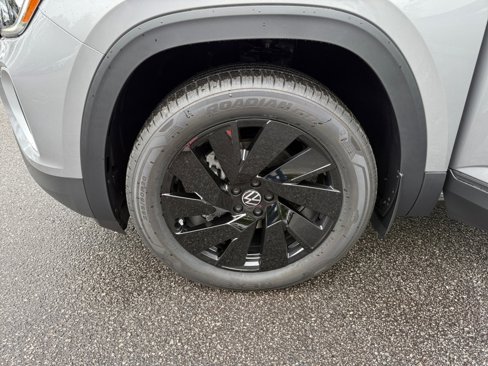 New 2025 Volkswagen Atlas SE image 25