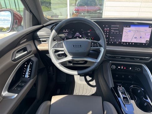 New 2025 Audi Q5 Prestige image 11