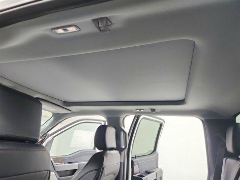 New 2025 Ford F250 Lariat w/ Black Appearance Package image 22