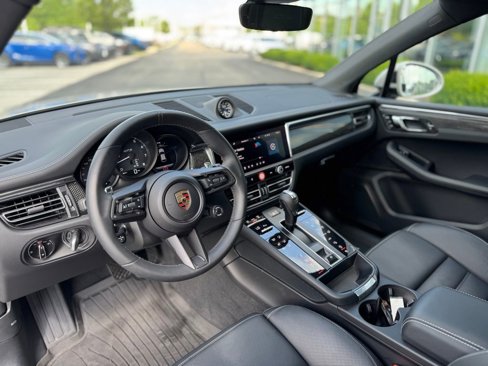 Used 2025 Porsche Macan GTS image 31