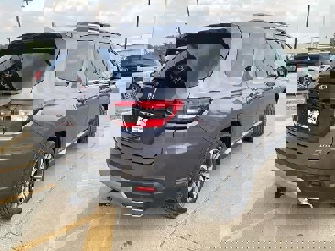Used 2024 Honda Pilot Elite image 4