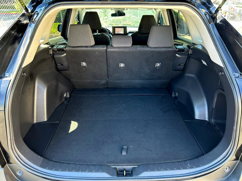 Used 2021 Toyota RAV4 LE image 12