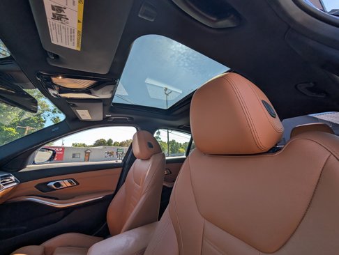 Used 2021 BMW 330i xDrive Sedan w/ M Sport Package image 6