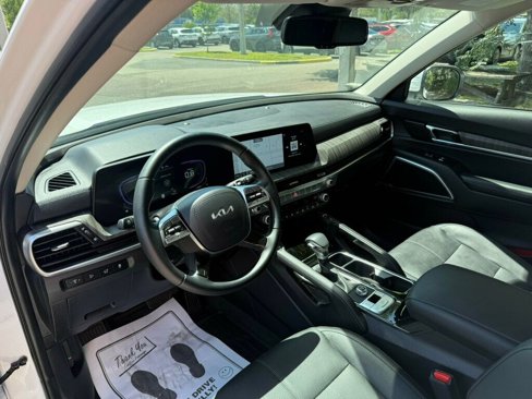 Used 2025 Kia Telluride EX image 2