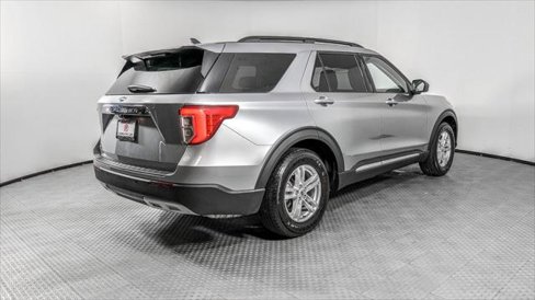Used 2024 Ford Explorer XLT w/ Equipment Group 202A image 9