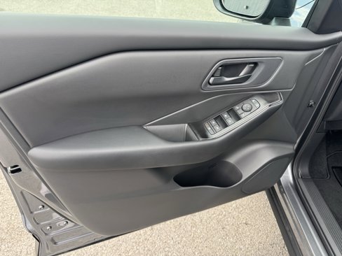 New 2026 Nissan Rogue S image 10
