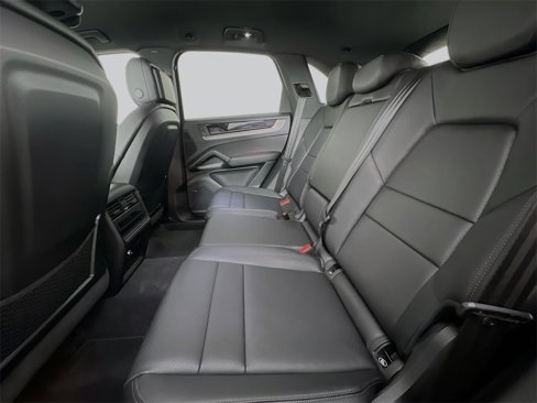 Used 2025 Porsche Cayenne image 24