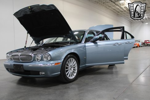 Used 2006 Jaguar XJ8 image 10
