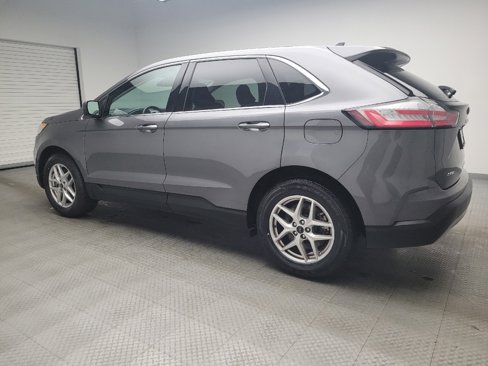 Used 2024 Ford Edge SEL image 3