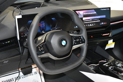 New 2026 BMW 530i xDrive w/ Executive Package image 2