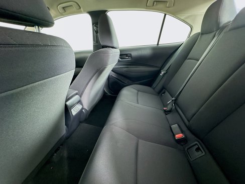 Used 2025 Toyota Corolla LE image 23