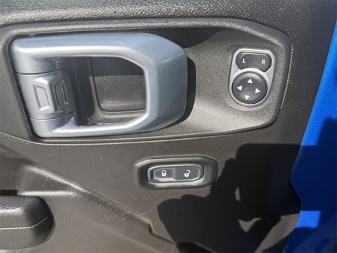 Certified 2022 Jeep Gladiator Sport image 13