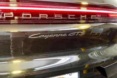 New 2025 Porsche Cayenne GTS image 19