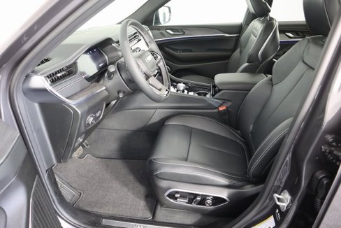 New 2025 Jeep Grand Cherokee L Overland w/ Advanced Protech Group III image 10