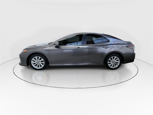Used 2023 Toyota Camry LE image 5