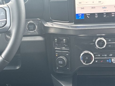 New 2025 Ford F250 Lariat w/ Black Appearance Package image 14