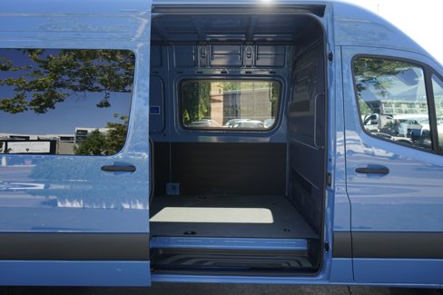 Used 2024 Mercedes-Benz eSprinter 170 Cargo image 18
