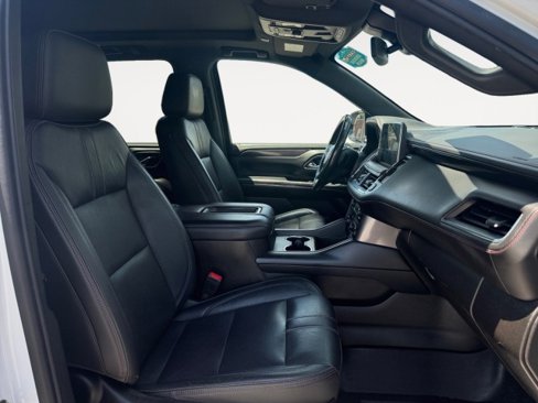 Used 2021 Chevrolet Suburban RST w/ Luxury Package image 12