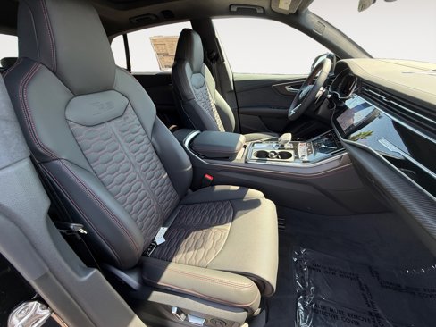 New 2025 Audi RS Q8 performance image 19