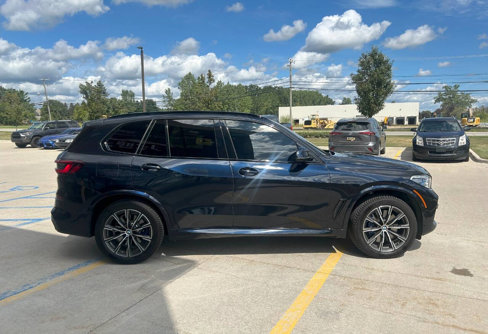 Used 2021 BMW X5 M50i w/ Executive Package image 5