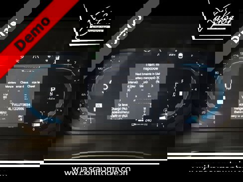 New 2025 Volvo XC40 B5 Core image 10