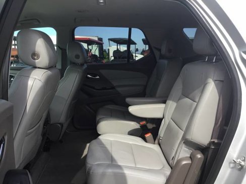 Used 2018 Chevrolet Traverse LT image 12