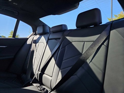 New 2026 BMW 550e xDrive w/ Premium Package image 21