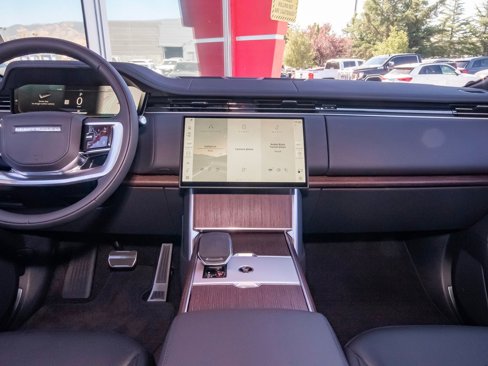 New 2025 Land Rover Range Rover SE image 23