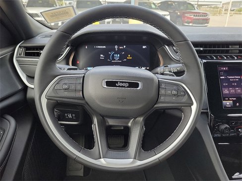 New 2025 Jeep Grand Cherokee L Laredo image 19