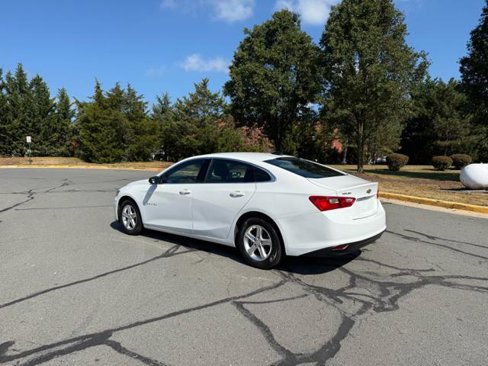 Used 2023 Chevrolet Malibu LS image 3
