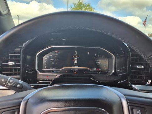 Used 2025 GMC Sierra 1500 SLT image 12