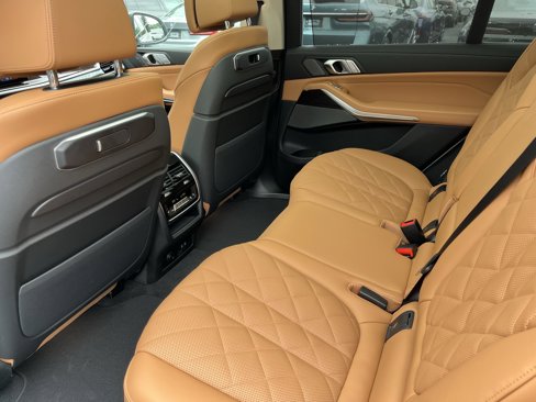 Used 2026 BMW X7 xDrive40i image 36