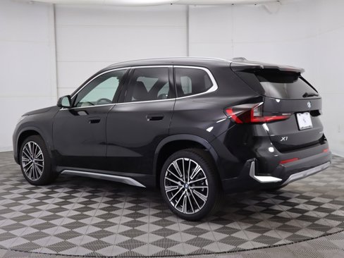 Used 2025 BMW X1 xDrive28i w/ Technology Package image 8
