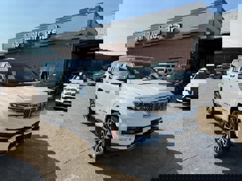 Used 2022 Jeep Grand Wagoneer Series III image 2