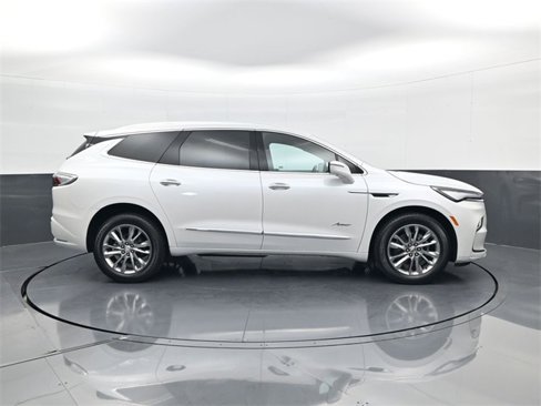 Used 2024 Buick Enclave Avenir w/ Avenir Technology Package image 4